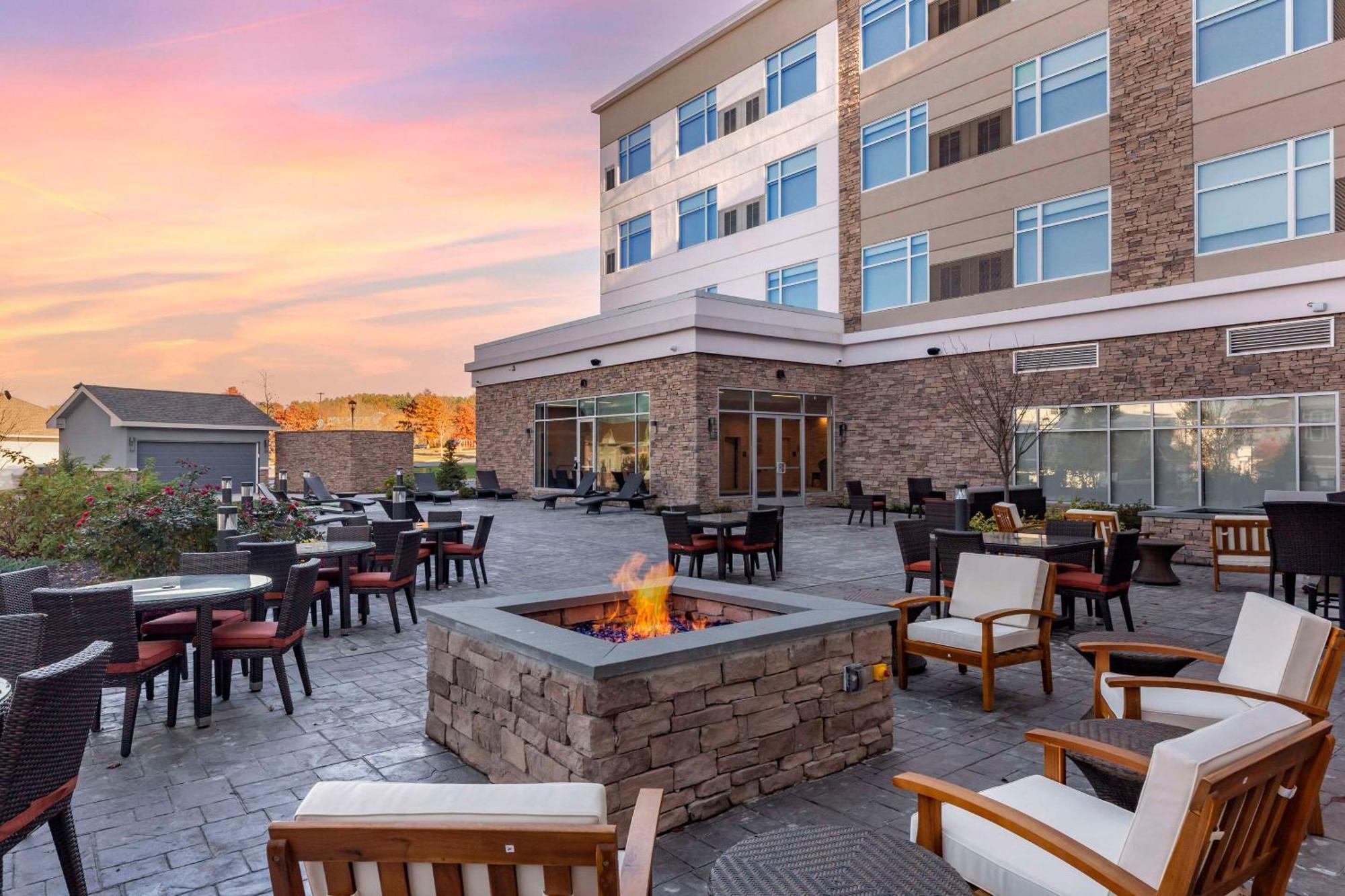 Cambria Hotel Manchester South Windsor Luaran gambar